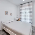 paseo-reina-cristina-13